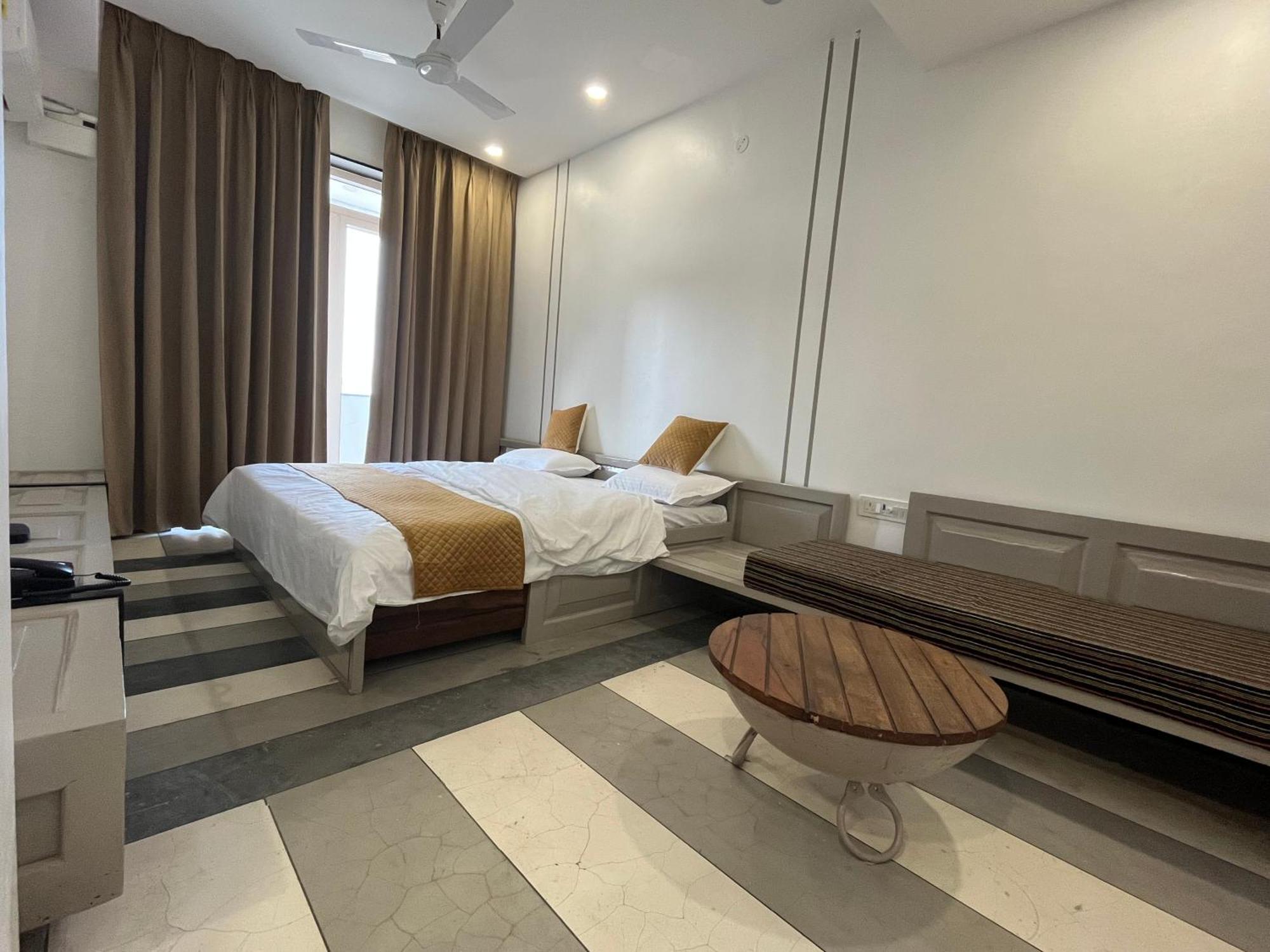 Nkaasa Hotel Personal Suites Raxaul ภายนอก รูปภาพ